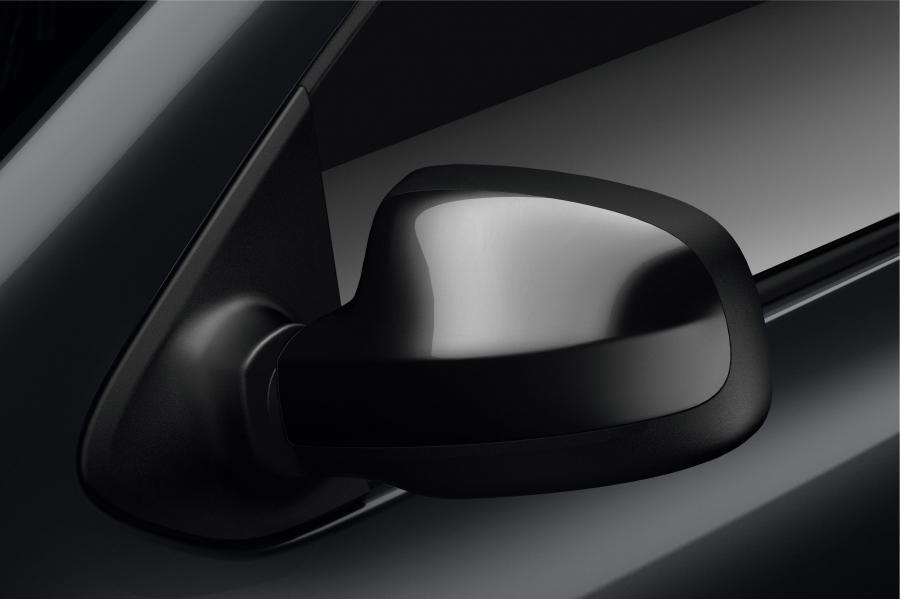  Dacia Sandero Black Touch Limited Edition 2014 года  (фото 4 из 8)